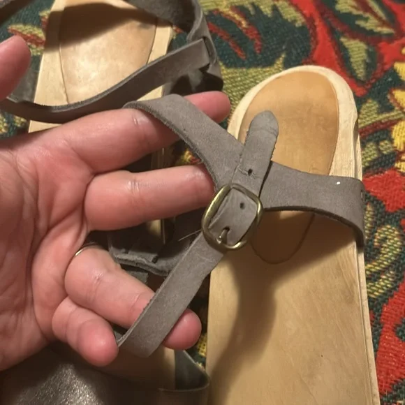 metallic and suede bryr clogs barely worn - Picture 3 of 6